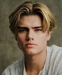 The Best Surfer Hairstyles for Men: A Complete Guide to Beachy Hair image