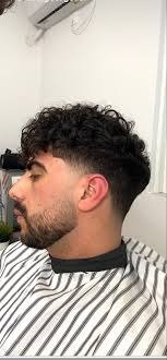 Layered Haircuts for Men: The Ultimate Guide to Style and Texture image