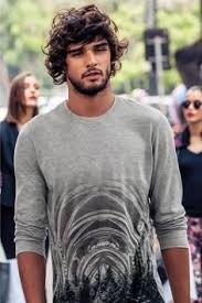The Mod Cut Hairstyle: A Complete Guide to Modern and Classic Looks image