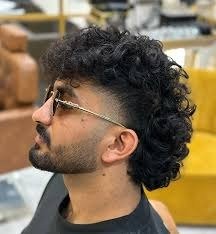 The Mullet Haircut: The Ultimate Guide to Modern and Classic Styles image